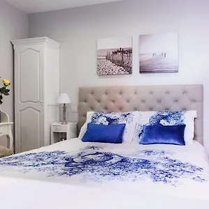 Lora Center Room, Parking Guest house